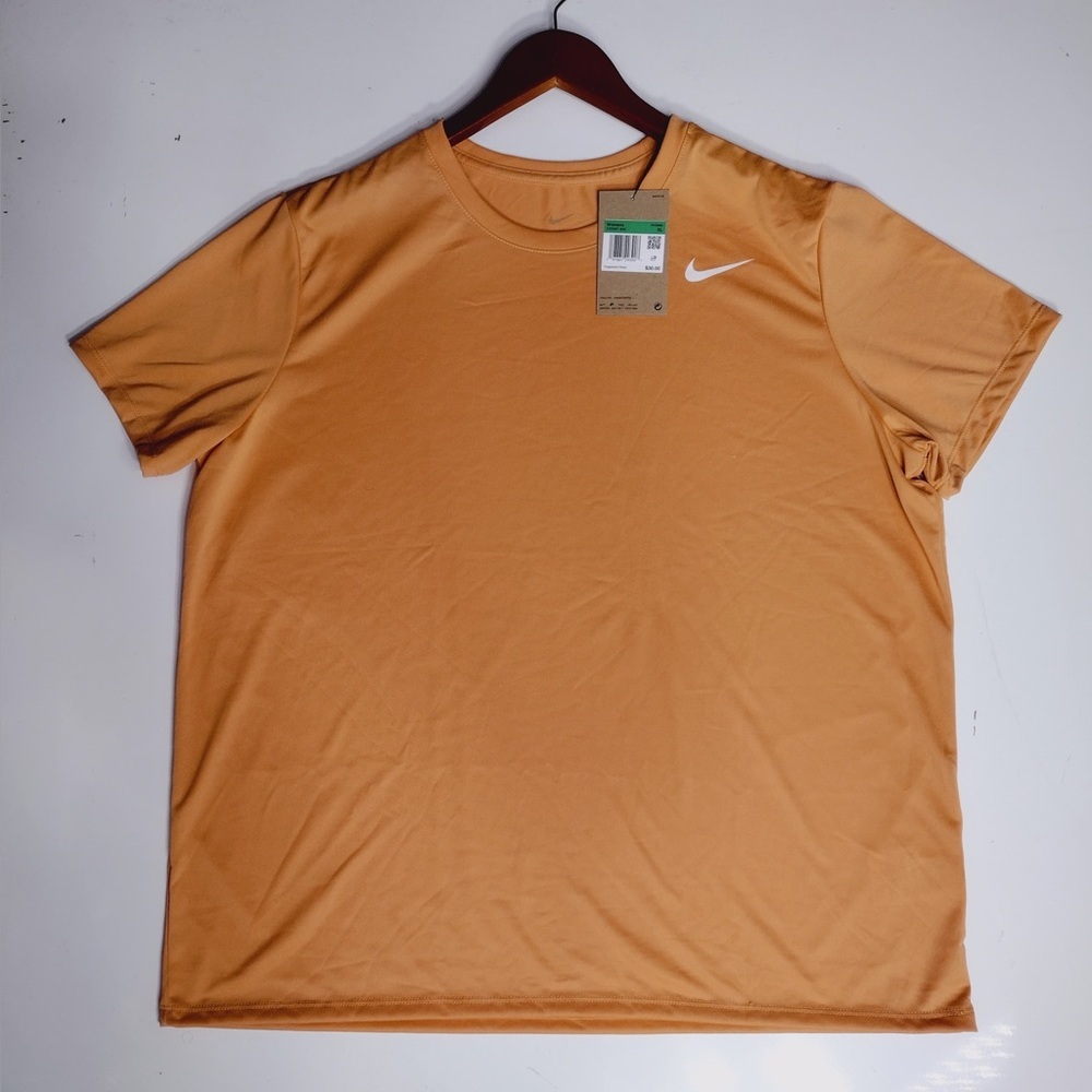 Nike Men's Short Sleeve Tee in Warm Orange